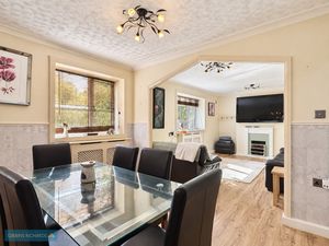 Dining room- click for photo gallery